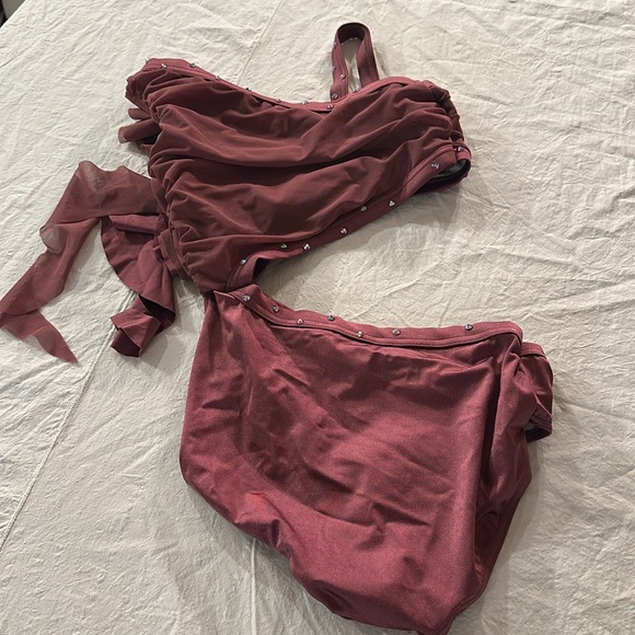 Girls Dance suit - Picture 2 of 8